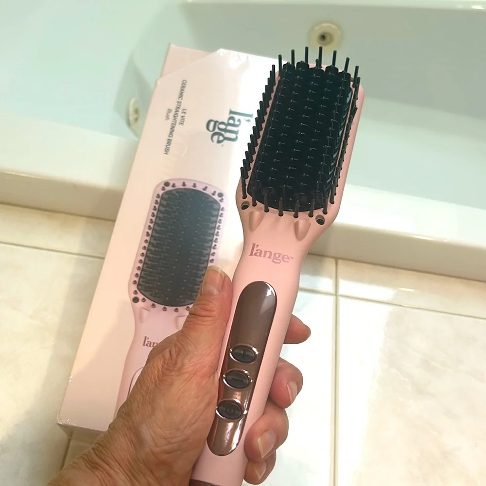 L’ange Le Vite Ceramic Straightening Brush in Blush.NWB